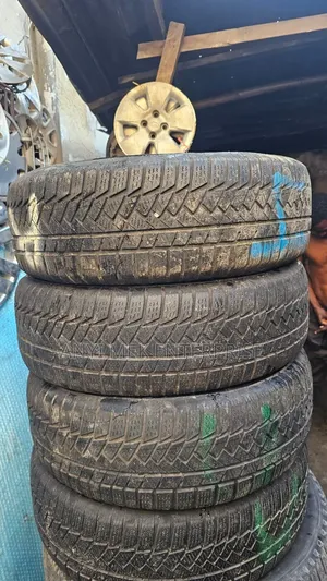 Taya Tukunbo 215/65R17 na Toyota Camry