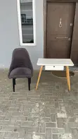 Fitar Farar Tebur & Baƙar kujerar Suede - 1