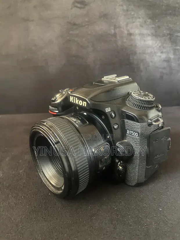Nikon D7500 DSLR Camera tare da 50mm Lens - 1