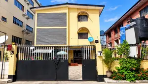 Wurin Aiki na Open-Plan don Sawa a Ikeja