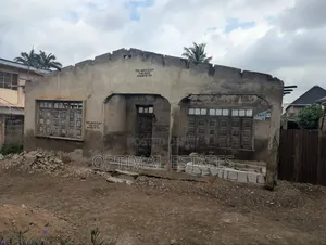 Prime Land with Old Structure for Sale, Agbowo, Ibadan