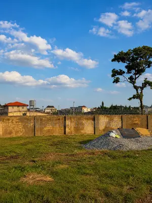 Filin Kasuwanci don Hayarwa - 3500 sqm, Kaura