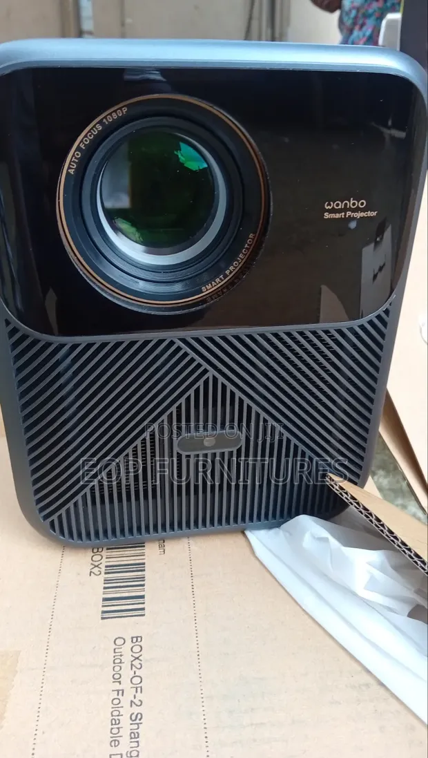 Wambo Smart Projector - 1