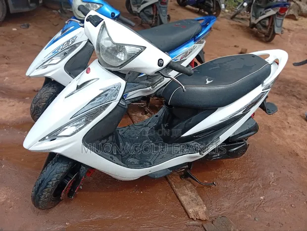 Kymco Agility 125 Scooter 2024 White - 1