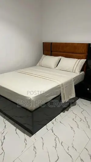 Beige Polyester Bedsheet Set tare da 2 Pillowcases