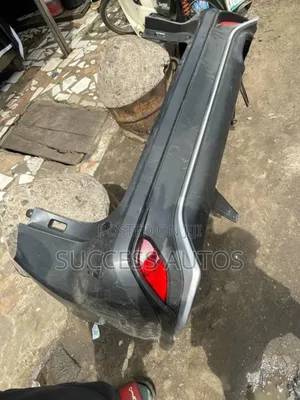 Cikakken Bumper na Baya don Toyota Highlander 2020 Sport