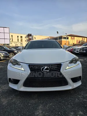 Lexus IS 2014 Fari