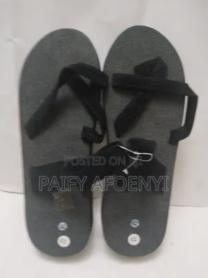Black Strappy Platform Flip Flops - Mata masu Girman 41