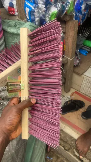 Broom Mai Ƙarfi don Masana'antu tare da Hannun Katako