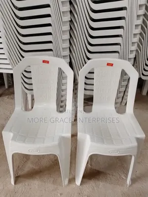 Farar kujerun filastik don coci da gidan abinci