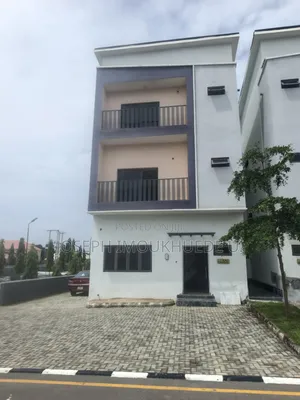 4 Bedroom Duplex don haya a DME, Zone B