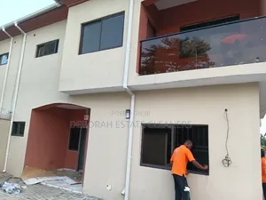 Sabis na Wanke Gidan Terrace Duplex