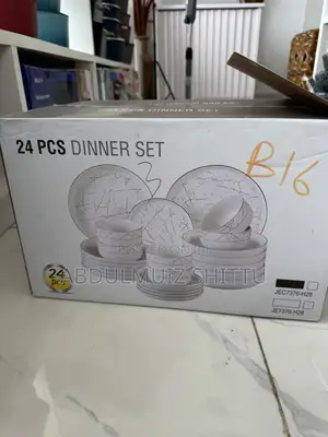 24-Piece Dinner Set