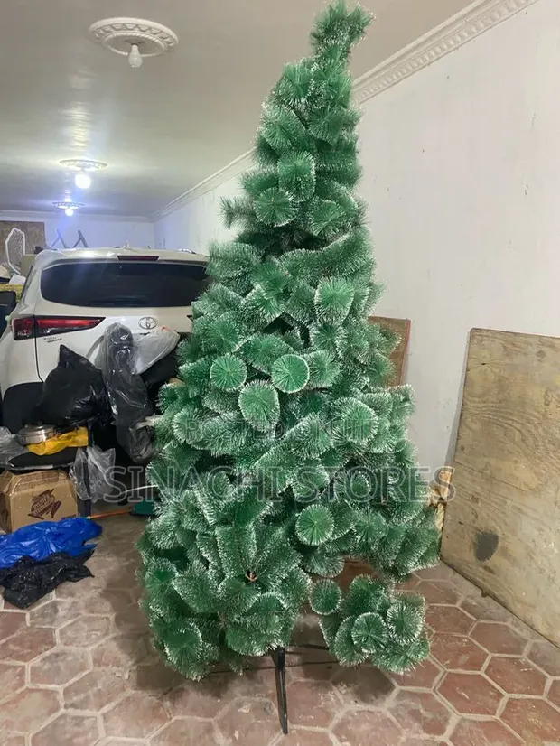 Bishiyar Kirsimeti Ta Pine Mai Launi 10ft Tare Da 'Ya'yan Itace & Kayan Kawa - 1