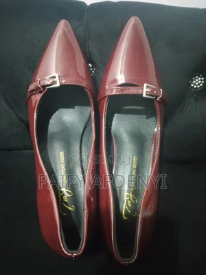 Takalmi Mai Gyaran Kafa na Burgundy Suede - Girman 39