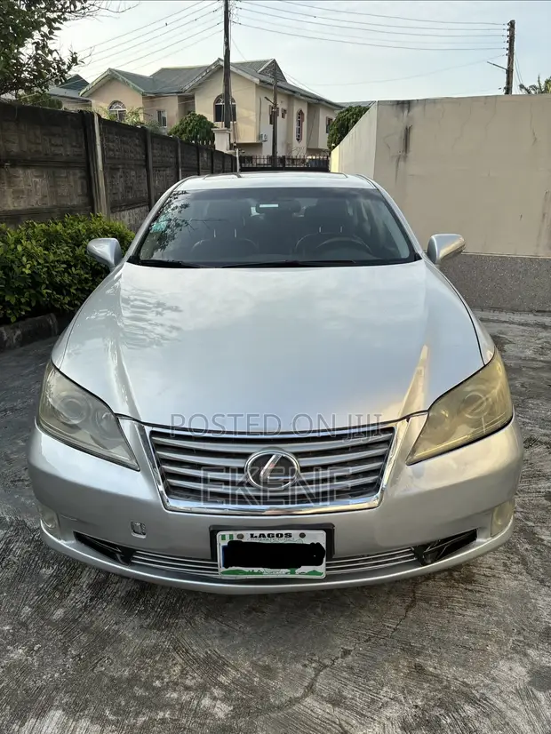 Lexus ES 350 2010 Silver - 1