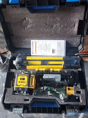 DEWALT 16-Line Green Laser Level Kit with Tripod