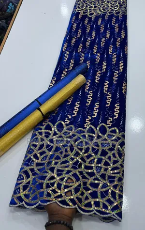 Lace na Velvət da Sequins na Lu'u-lu'u na Chibuike