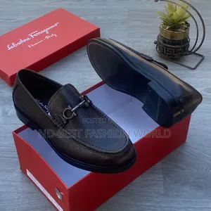 Salvatore Ferragamo Takalmi Flat na Fata