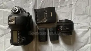 Canon 6D DSLR Camera da 50mm f/1.8 Lens