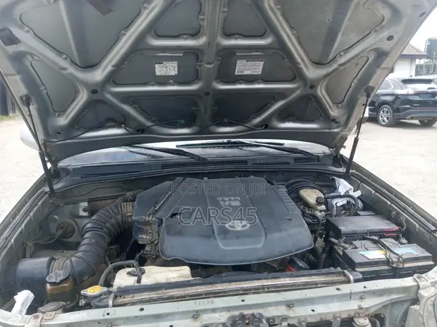 Toyota 4-Runner 2005 Silver - 1