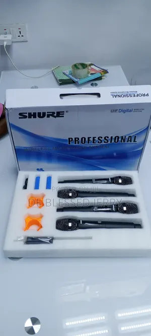 Shure UHF Digital Wireless Microphone System (4-in-1)