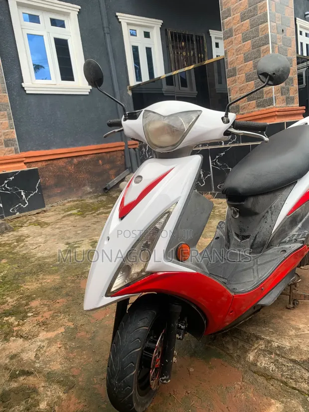 Kymco Agility 125 Scooter - Kai Dama Daga Belgium - 1