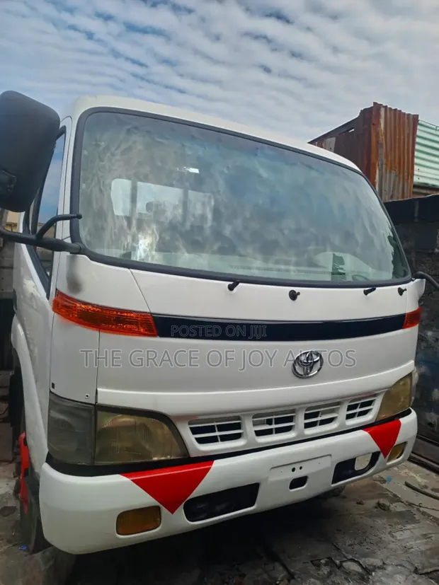Toyota Dyna Mini Truck 2005 - 6 Wheels - 1