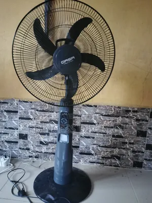 Fan Mai Sake Caji (Century & Qasa) Mai Hasken LED