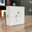 Apple AirPods 5 da Wireless Charging Case - 1