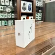 Apple AirPods 5 da Wireless Charging Case - 5