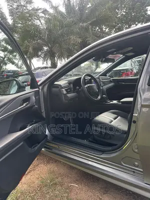 Toyota Camry SE 2025 Hybrid - Foreign Used