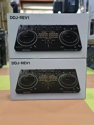Pioneer DDJ-REV1 DJ Controller
