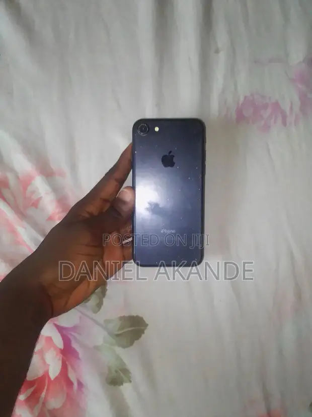 iPhone 7 - 1
