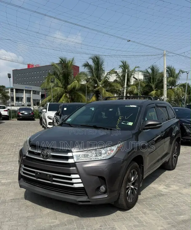 Toyota Highlander 2018 Gray - 1
