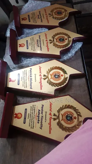 Presentation Award Plaque - Gold Wood