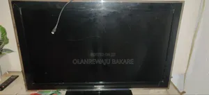 Samsung 43-inch TV - Used, Minor Screen Dots