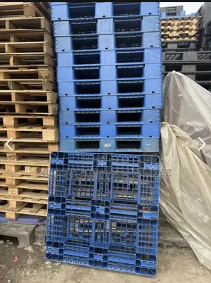 Ricardo Plastic Pallets - Brand New