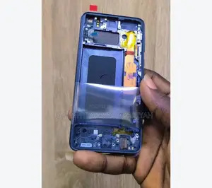 Samsung S10e Fuskar Fitarwa