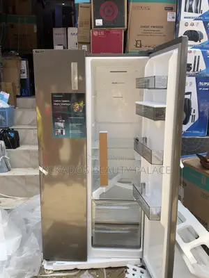 Hisense 529L Refrigerator with Water Dispenser & Inverter
