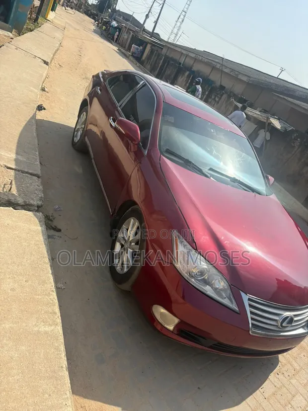 Lexus ES 350 2011 Red - 1