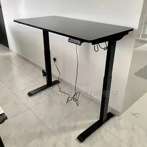 Boss Office Products 1.4m Adjustable Table