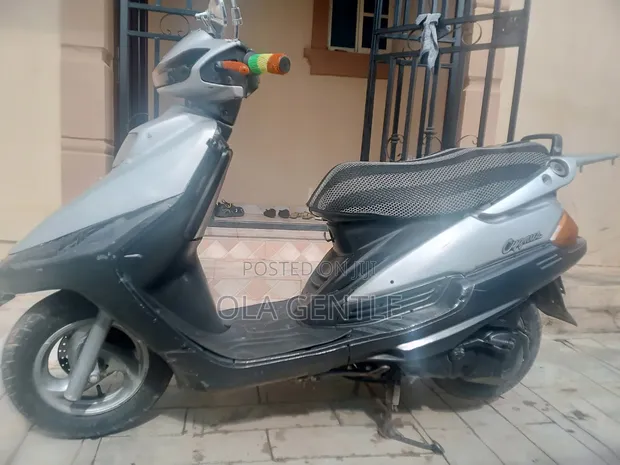 Yamaha Cygnus 2001 Silver Scooter - 1