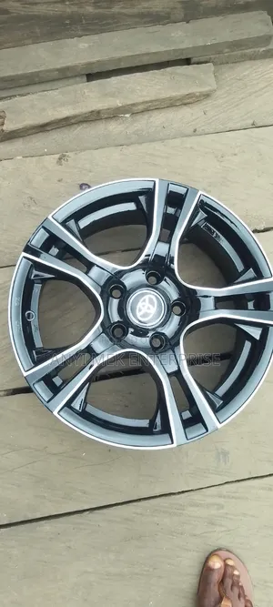 Manyan Rims 16" na Lexus RX 330 (Refurbished)