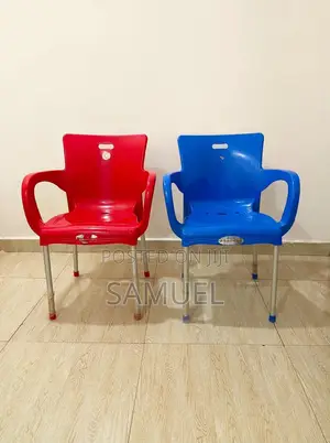 2 Novella Racer Plastic Chairs - Strong Iron Legs