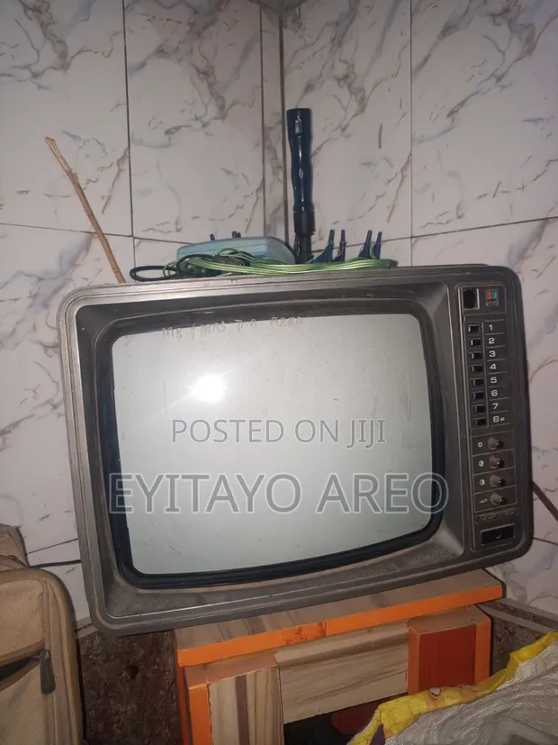 Contex 21" CRT Color Television - 1