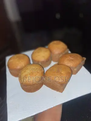 Cupcake Matsakaici - Strawberry & Vanilla