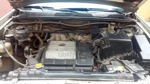 Toyota Highlander 2005 Zinariya