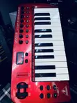 Behringer UMA25S Ultra-Slim 25-Key MIDI Controller - 3