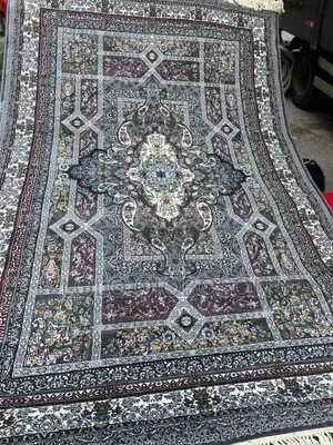 Home Center Rug - Brand New Silver